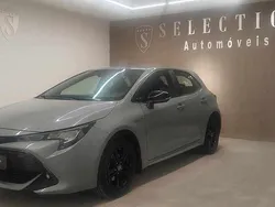 Cinzento Usado 2022 Toyota Corolla Hybrid Citadino | € 20.650