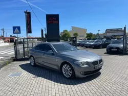 Cinzento Usado 2010 BMW 520 Sedan | € 15.500 (Caro)