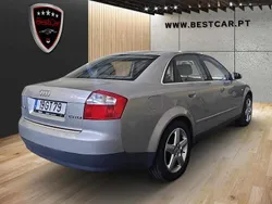 Cinzento Usado 2001 Audi A4 Sedan | € 6.450 (Preço justo)