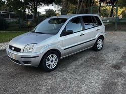 Usado 2004 Ford Fusion Trend Sedan | € 2.490