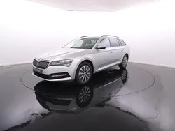 Cinzento Usado 2023 Skoda Superb | € 33.900 (Caro)