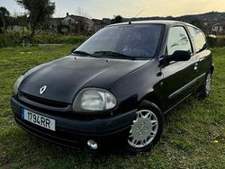 Preto Usado 2001 Renault Clio II | € 1.499 (Preço justo)