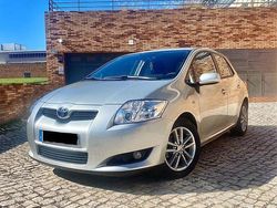 Usado 2009 Toyota Auris Sedan | € 10.900 (Preço justo)