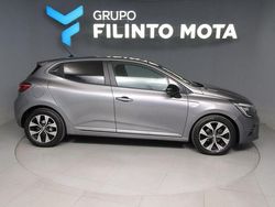Cinza Usado 2023 Renault Clio V Evolution | € 17.740 (Preço justo)