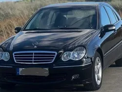Usado 2006 Mercedes C220 Sedan | € 6.900 (Bom preço)