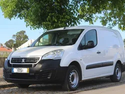 Branco Usado 2017 Peugeot Partner Monovolume | € 9.500 (Preço justo)