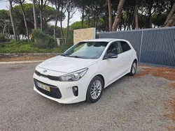 Branco Usado 2018 Kia Rio SX Sedan | € 12.350