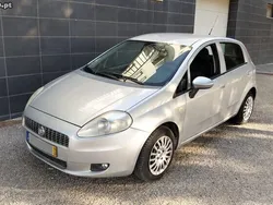 Cinza Usado 2010 Fiat Punto Active Citadino | € 2.750 (Super Preço)