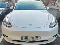 Branco Usado 2024 Tesla Model Y Standard Range SUV | € 41.000 (Preço elevado)