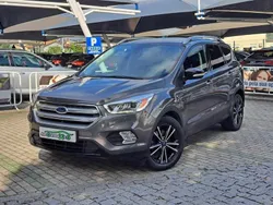 Castanho Usado 2017 Ford Kuga Titanium SUV | € 16.990 (Preço justo)