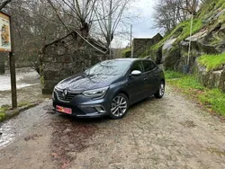 Cinzento (metalizado) Usado 2017 Renault Mégane GT Line GT-Line Citadino | € 16.990 (Preço justo)