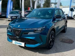 Azul Usado 2024 Alfa Romeo Junior SUV | € 33.000
