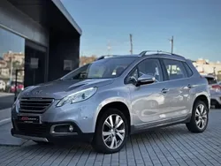 Cinzento Usado 2016 Peugeot 2008 Allure SUV | € 11.500 (Preço justo)