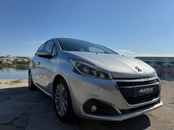 Cinzento Usado 2018 Peugeot 208 Citadino | € 8.000 (Bom preço)