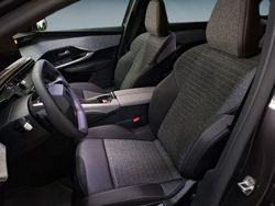 Cinza Usado 2025 Peugeot 5008 Allure SUV | € 37.990