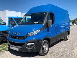 Azul Usado 2015 Iveco Daily | € 24.990