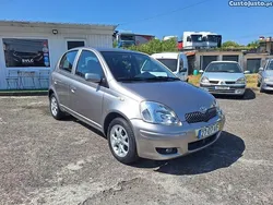 Cinza Usado 2003 Toyota Yaris Sol Citadino | € 4.500 (Preço justo)