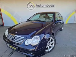 Azul Usado 2001 Mercedes C230 Coupé | € 7.500
