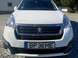 Branco Usado 2016 Peugeot Partner Monovolume | € 13.850 (Preço justo)