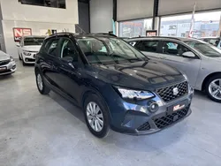 Cinzento Usado 2023 Seat Arona Style SUV | € 17.800 (Preço justo)