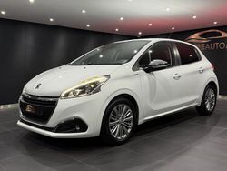 Branco Usado 2017 Peugeot 208 Style Citadino | € 11.900 (Preço justo)