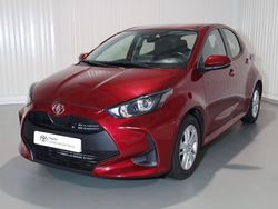 Vermelho Usado 2022 Toyota Yaris Comfort Sedan | € 17.750 (Preço justo)