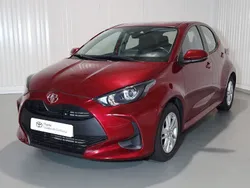 Vermelho Usado 2022 Toyota Yaris Comfort Sedan | € 17.750 (Preço justo)
