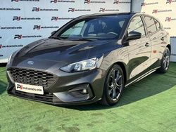 Cinzento Usado 2018 Ford Focus ST-Line Citadino | € 16.750 (Preço justo)