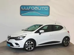 Branco Usado 2018 Renault Clio IV Zen Citadino | € 9.900 (Preço justo)