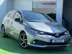 Cinza Usado 2018 Toyota Auris Hybrid | € 18.500
