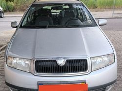 Usado 2003 Skoda Fabia Citadino | € 2.250 (Preço elevado)