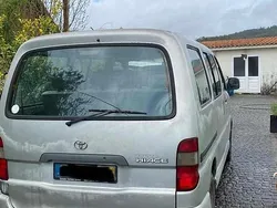 Cinzento Usado 1999 Toyota HiAce Monovolume | € 4.750