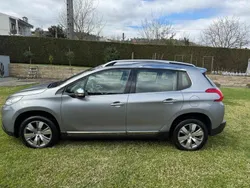 Cinzento Usado 2014 Peugeot 2008 Allure SUV | € 9.150 (Preço justo)