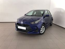 Azul (pintura metalizada) Usado 2022 Toyota Yaris Comfort Sedan | € 17.750 (Preço justo)