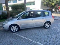 Cinzento Usado 2007 Renault Scénic Monovolume | € 3.500 (Preço justo)