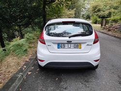 Branco Usado 2009 Ford Fiesta Citadino | € 3.000 (Bom preço)