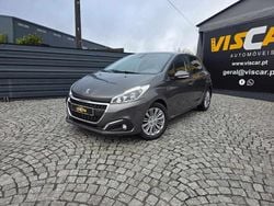 Cinzento Usado 2018 Peugeot 208 Citadino | € 10.990 (Preço justo)