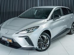 Cinza Usado 2023 MG MG4 EV Luxury Citadino | € 24.400 (Preço justo)