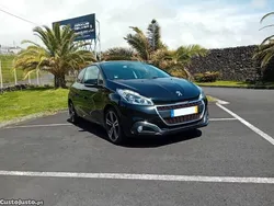 Preto Usado 2016 Peugeot 208 GT-line Citadino | € 13.900 (Preço elevado)
