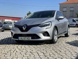 Cinzento Usado 2021 Renault Clio V Intens Citadino | € 15.750 (Preço justo)