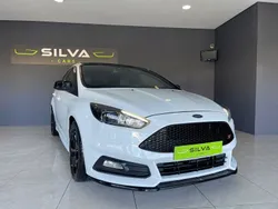 Branco Usado 2016 Ford Focus ST | € 23.990