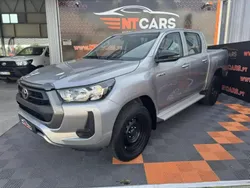Cinza prata Novo 2025 Toyota HiLux Comfort Pickup | € 64.900