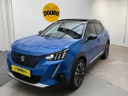 Azul Usado 2021 Peugeot e-2008 SUV | € 25.000