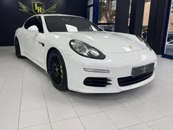 Branco Usado 2016 Porsche Panamera S E-Hybrid Sedan | € 42.000