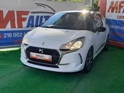 Branco Usado 2017 Citroën DS3 Chic Citadino | € 13.250