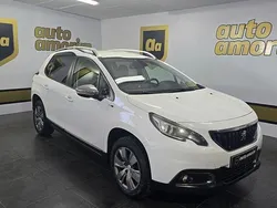 Branco Usado 2017 Peugeot 2008 Style SUV | € 10.950 (Preço justo)