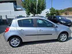 Cinzento Usado 2007 Renault Clio II Citadino | € 5.750 (Preço elevado)