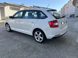 Branco Usado 2014 Skoda Rapid | € 5.850