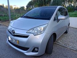 Usado 2011 Toyota Verso-S Life Sedan | € 7.250