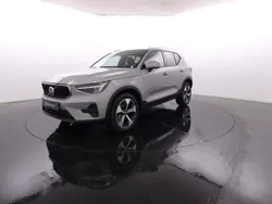 Cinza Usado 2024 Volvo XC40 Core SUV | € 36.450 (Preço justo)